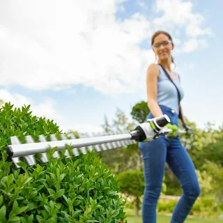 How to Use a Hedge Trimmer Like a Pro: A Beginner’s Guide