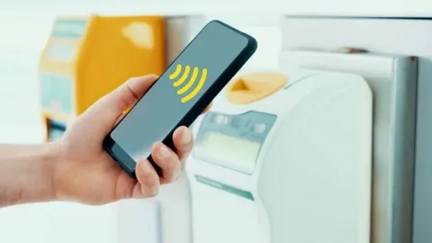 How Contactless Payments Are Changing the UK Retail Industry
